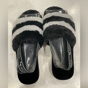 UGG Kookaburra fuzz n sandal-Women’s Size 8